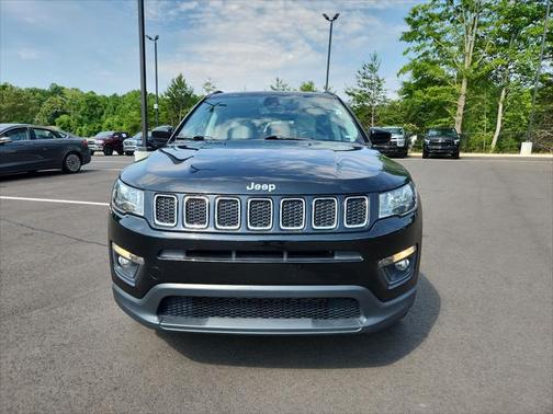 Diamond Black Crystal Pearlcoat 2021 Jeep Compass Latitude