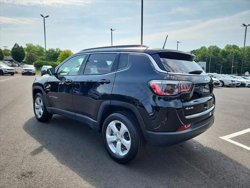Diamond Black Crystal Pearlcoat 2021 Jeep Compass Latitude
