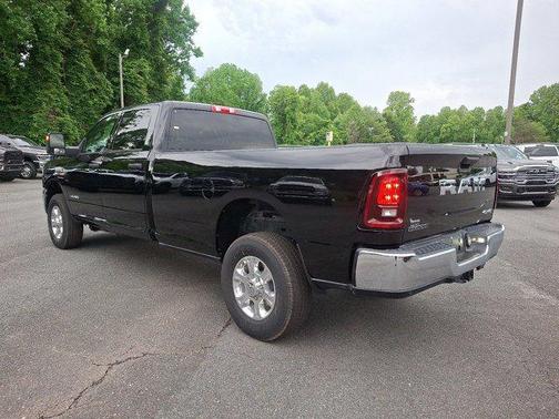2025 RAM 2500 Big Horn Crew Cab 4x4 8' Box