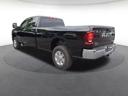 2025 RAM 2500 Big Horn Crew Cab 4x4 8' Box