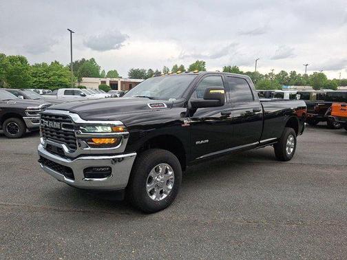 2025 RAM 2500 Big Horn Crew Cab 4x4 8' Box