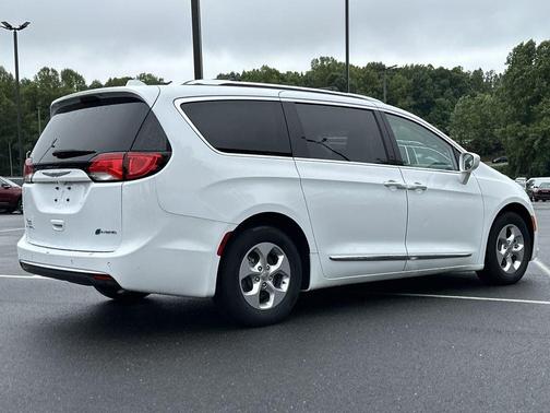 Bright White Clearcoat 2018 Chrysler Pacifica Hybrid Touring L