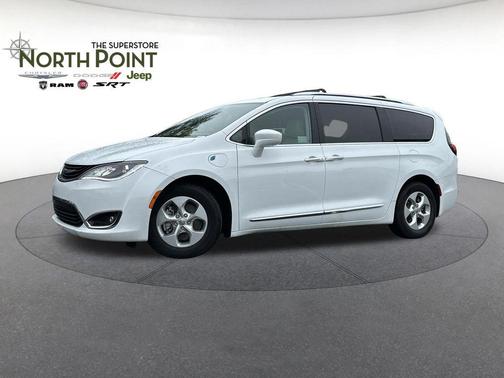 Bright White Clearcoat 2018 Chrysler Pacifica Hybrid Touring L