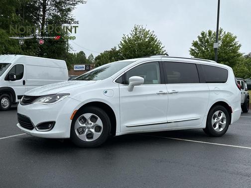 Bright White Clearcoat 2018 Chrysler Pacifica Hybrid Touring L
