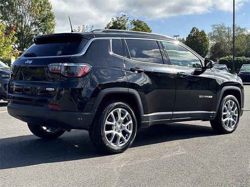 2022 Jeep Compass Latitude Lux