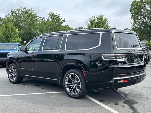Diamond Black Crystal Pearlcoat 2024 Jeep Grand Wagoneer L Series III 4x4