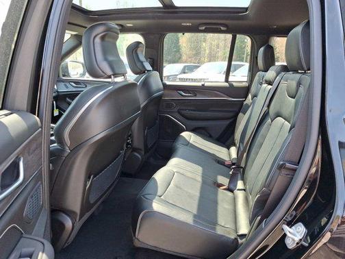 2025 Jeep Grand Cherokee Overland