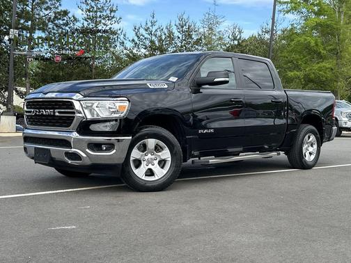 Diamond Black Crystal Pearlcoat 2022 RAM 1500 Big Horn/Lone Star