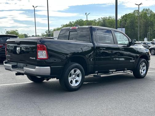 Diamond Black Crystal Pearlcoat 2022 RAM 1500 Big Horn/Lone Star