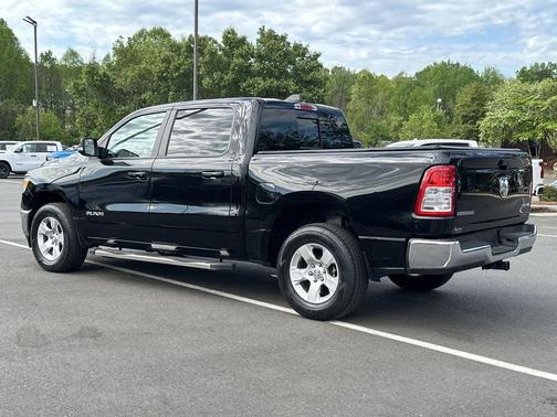 Diamond Black Crystal Pearlcoat 2022 RAM 1500 Big Horn/Lone Star