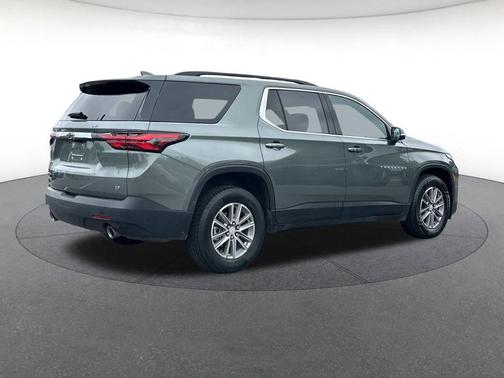 Silver Sage Metallic 2022 Chevrolet Traverse LT Cloth