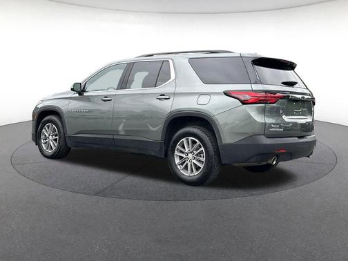 Silver Sage Metallic 2022 Chevrolet Traverse LT Cloth
