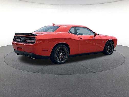 Go Mango 2021 Dodge Challenger R/T Scat Pack