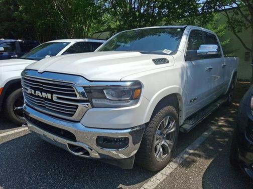 2020 RAM 1500 Laramie Crew Cab 4x4 64' Box