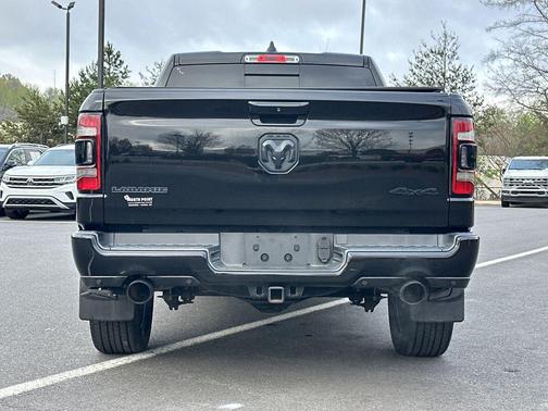 Diamond Black Crystal Pearlcoat 2019 RAM 1500 Laramie