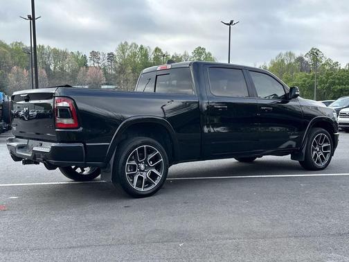 Diamond Black Crystal Pearlcoat 2019 RAM 1500 Laramie