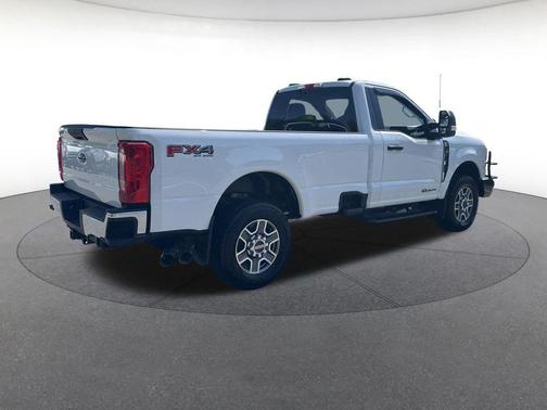 Oxford White 2025 Ford F-250 XLT
