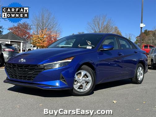 2022 Hyundai ELANTRA SE