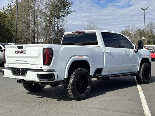 2024 GMC Sierra 2500 AT4