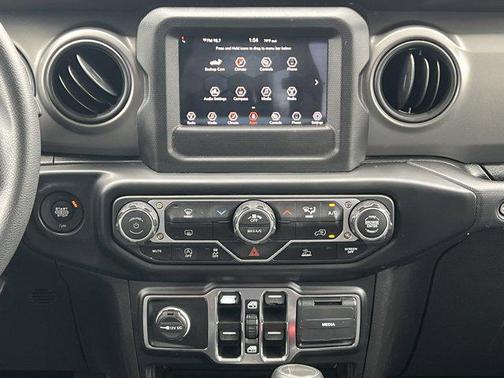 2022 Jeep Gladiator Sport
