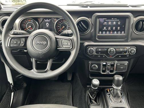 2022 Jeep Gladiator Sport