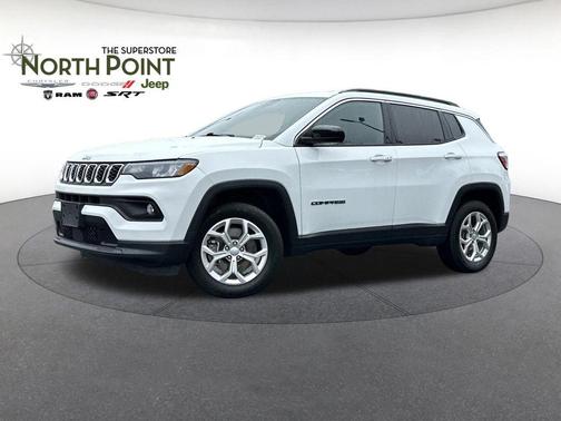 Bright White Clearcoat 2024 Jeep Compass Latitude