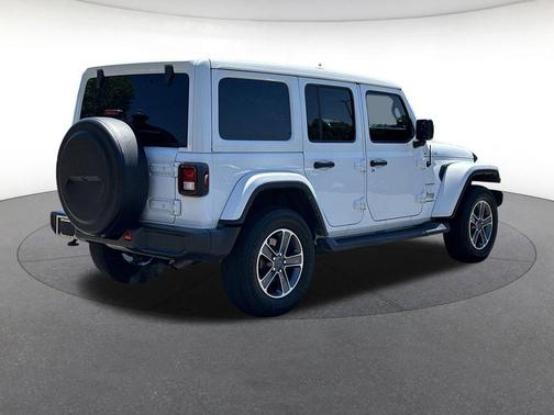 Bright White Clearcoat 2023 Jeep Wrangler 4-Door Sahara 4x4