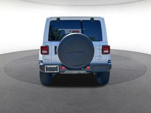 Bright White Clearcoat 2023 Jeep Wrangler 4-Door Sahara 4x4