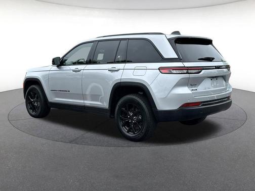Silver Zynith 2025 Jeep Grand Cherokee Altitude