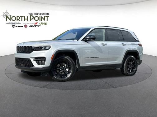 Silver Zynith 2025 Jeep Grand Cherokee Altitude