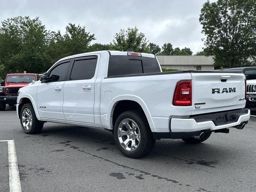 Bright White Clearcoat 2025 RAM 1500 Big Horn/Lone Star