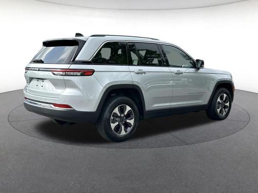 Silver Zynith 2022 Jeep Grand Cherokee 4xe Base