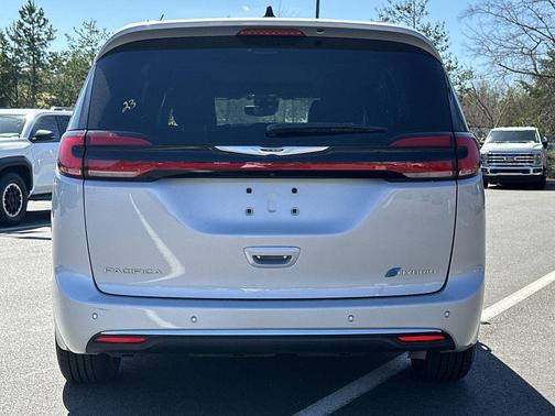 2024 Chrysler Pacifica L