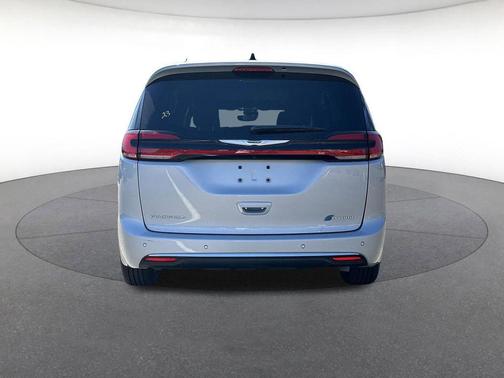 2024 Chrysler Pacifica L