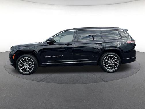 Diamond Black Crystal Pearlcoat 2024 Jeep Grand Cherokee L Summit Reserve