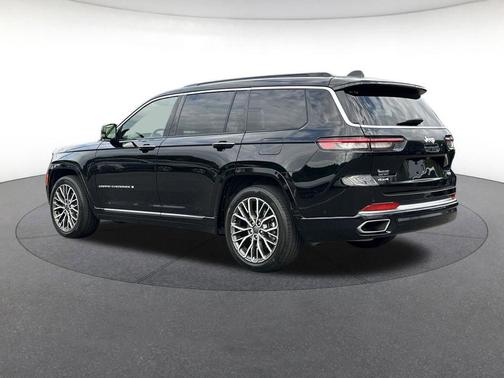 Diamond Black Crystal Pearlcoat 2024 Jeep Grand Cherokee L Summit Reserve