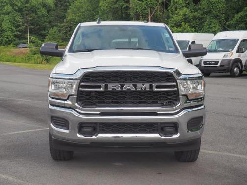 2020 RAM 2500 Tradesman Crew Cab 4X4 6'4' Box