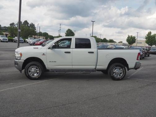 2020 RAM 2500 Tradesman Crew Cab 4X4 6'4' Box