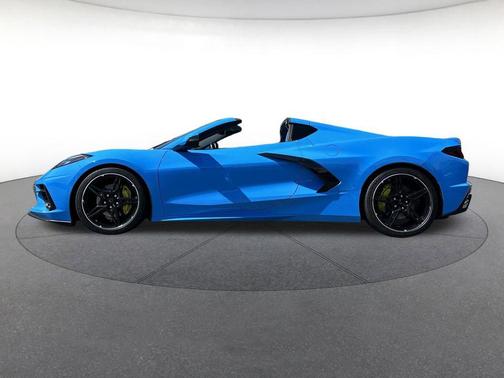 Rapid Blue 2022 Chevrolet Corvette Stingray w/3LT