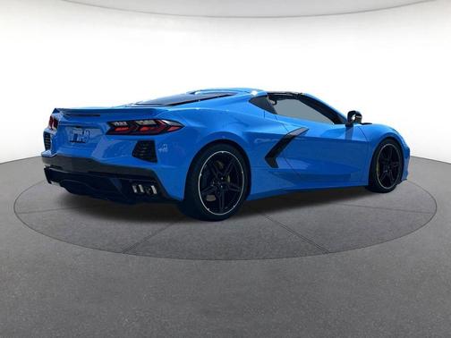 Rapid Blue 2022 Chevrolet Corvette Stingray w/3LT