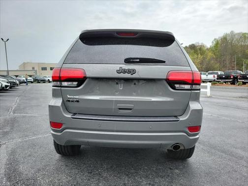 2022 Jeep Grand Cherokee Laredo