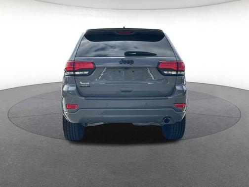 Sting-Gray Clearcoat 2022 Jeep Grand Cherokee Laredo