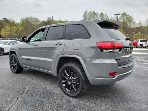2022 Jeep Grand Cherokee Laredo