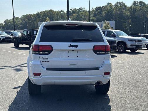 2022 Jeep Grand Cherokee Laredo