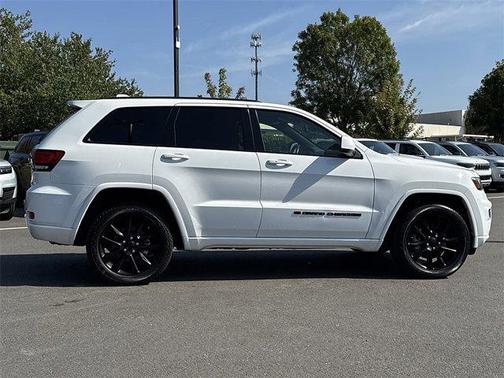 2022 Jeep Grand Cherokee Laredo