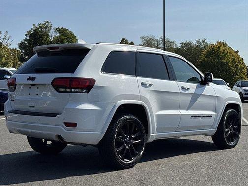 2022 Jeep Grand Cherokee Laredo