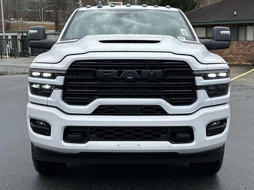 2026 RAM 3500 Laramie Crew Cab 4x4 6'4' Box