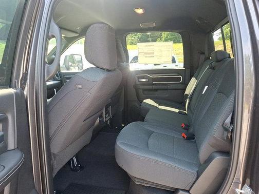 2025 RAM 3500 Big Horn Crew Cab 4x4 6'4' Box