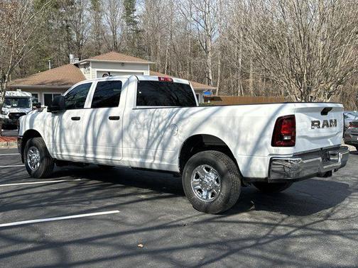 2026 RAM 2500 Tradesman Crew Cab 4x2 8' Box