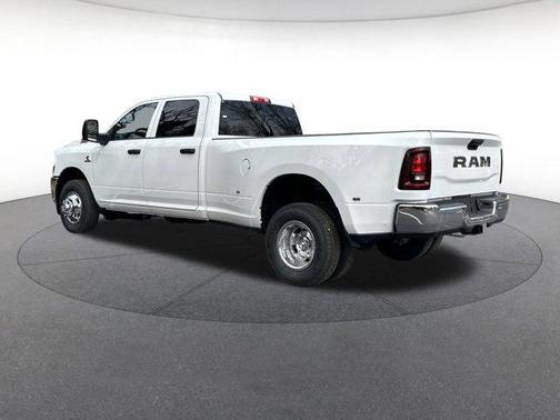 2026 RAM 3500 Tradesman Crew Cab 4x2 8' Box